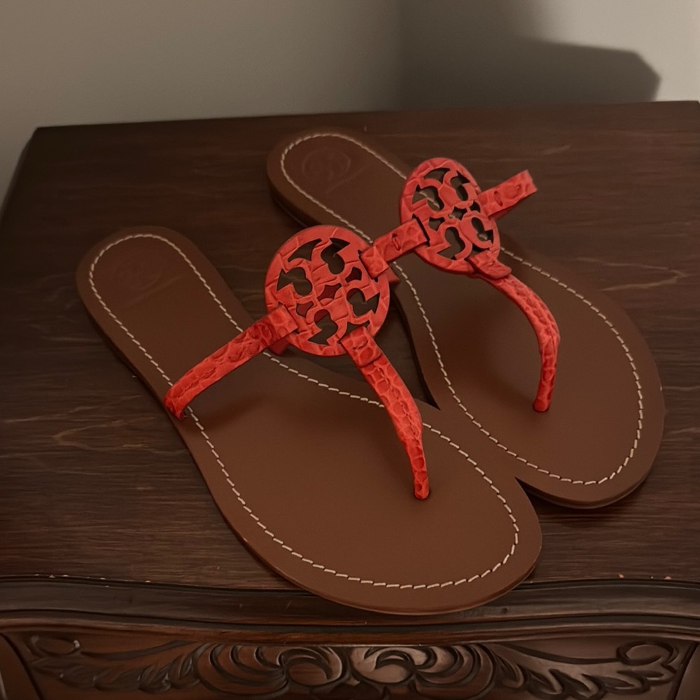 Tory Burch mini miller Gabriel Red and Brown Signature thong  Sandals